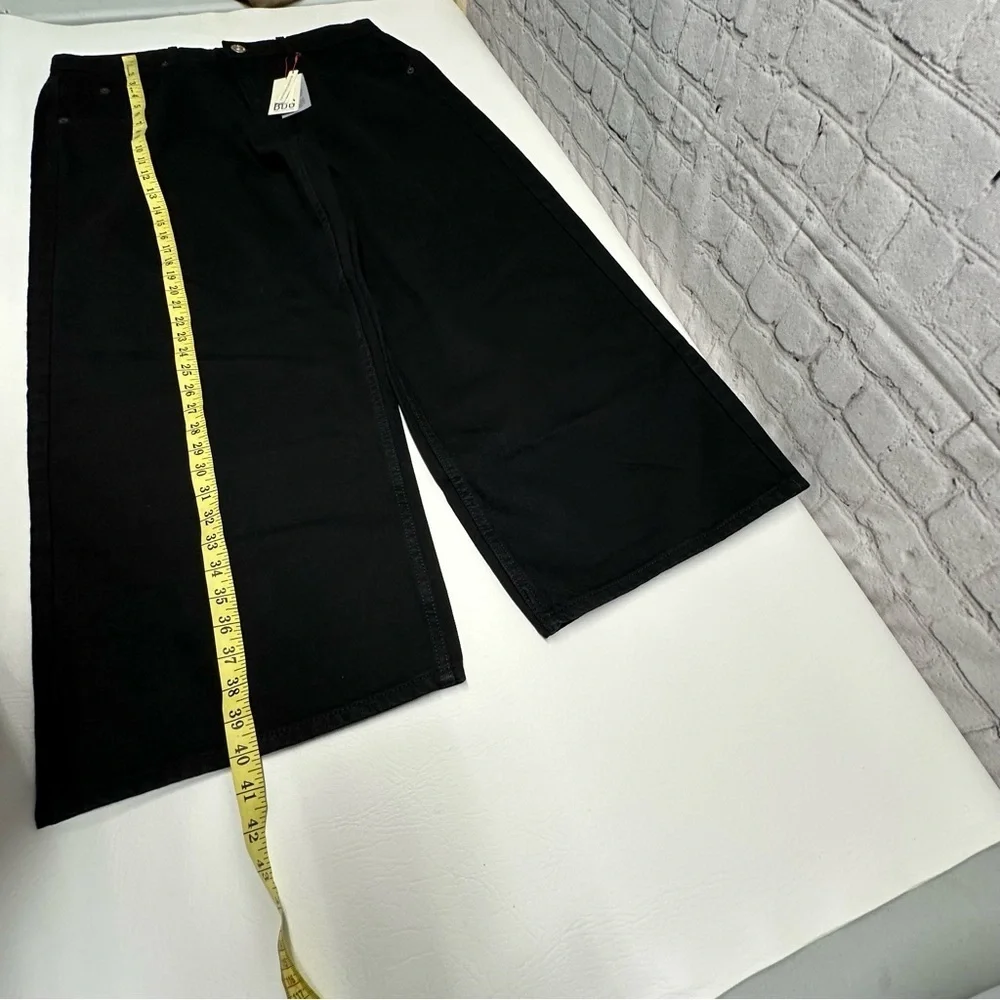 BDG chic black